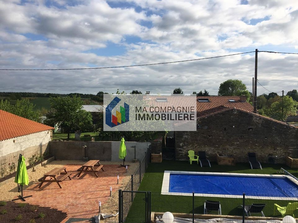 vente Herbiers Ensemble de 3 Gites avec piscine et maison à rénover