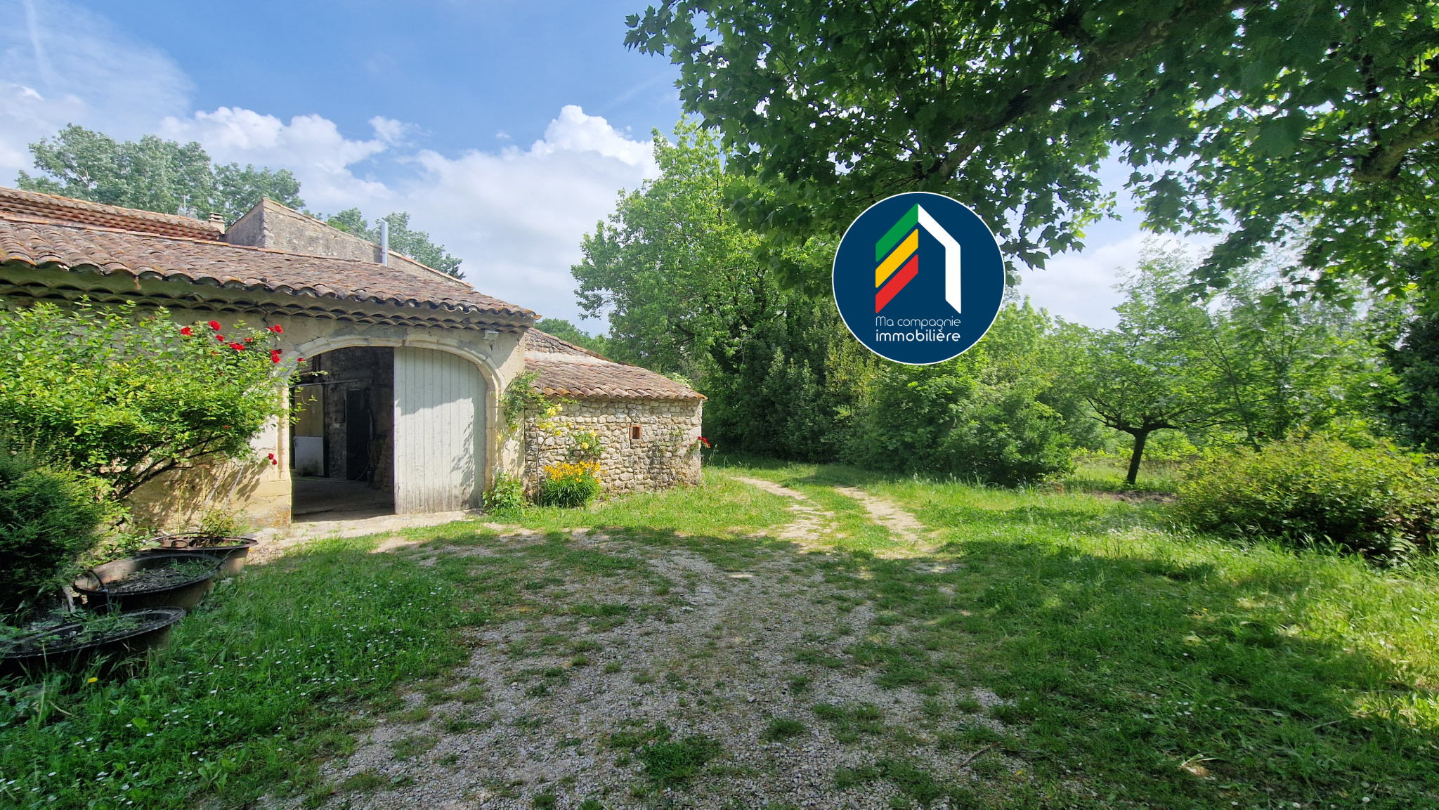Maison 121m2 habitable et dépendances