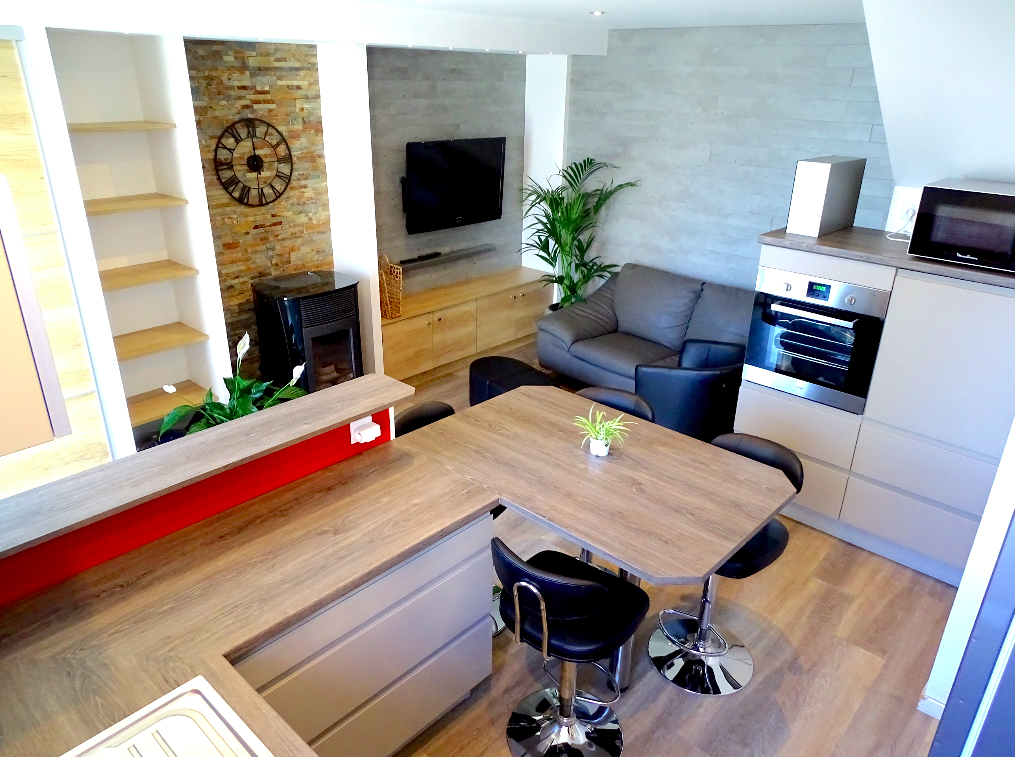 Maison T2 meublée 64 m2 à louer dans le centre de LA VERRIE