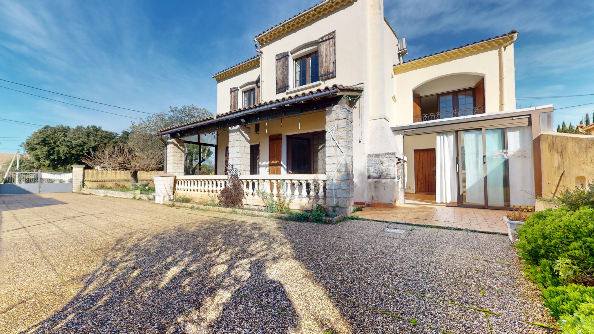 Maison avec jardin et garage au calme