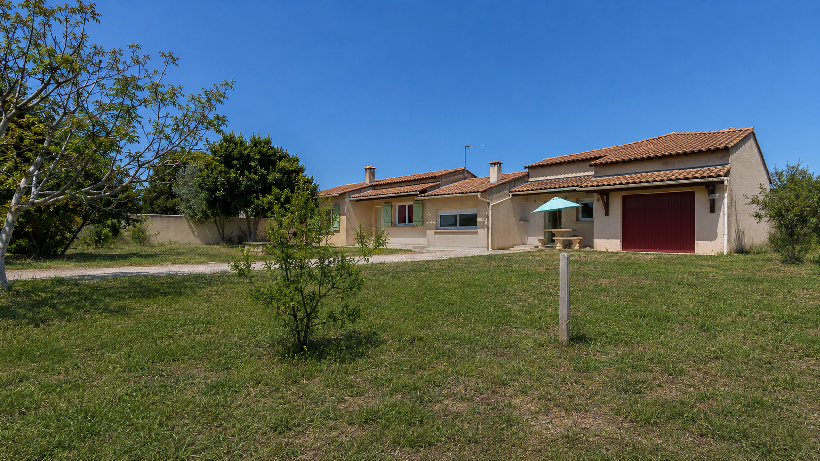 Maison 107 m2 avec studio indépendant, garage et terrain de
