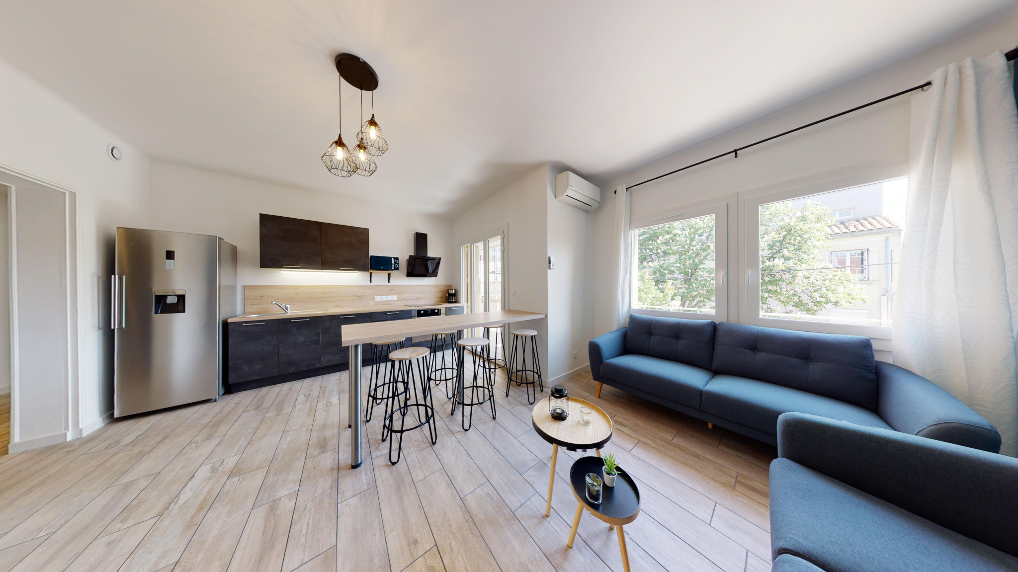 Immeuble de 3 plateaux indépendants Proche TGI