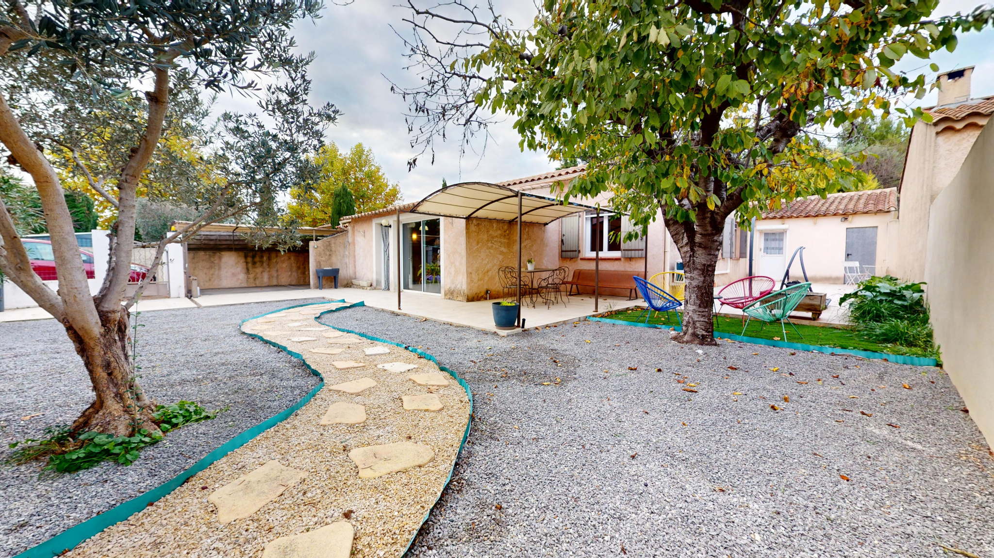 Entre Sorgues et Le Pontet -- Maison de 117 m2 avec véranda,