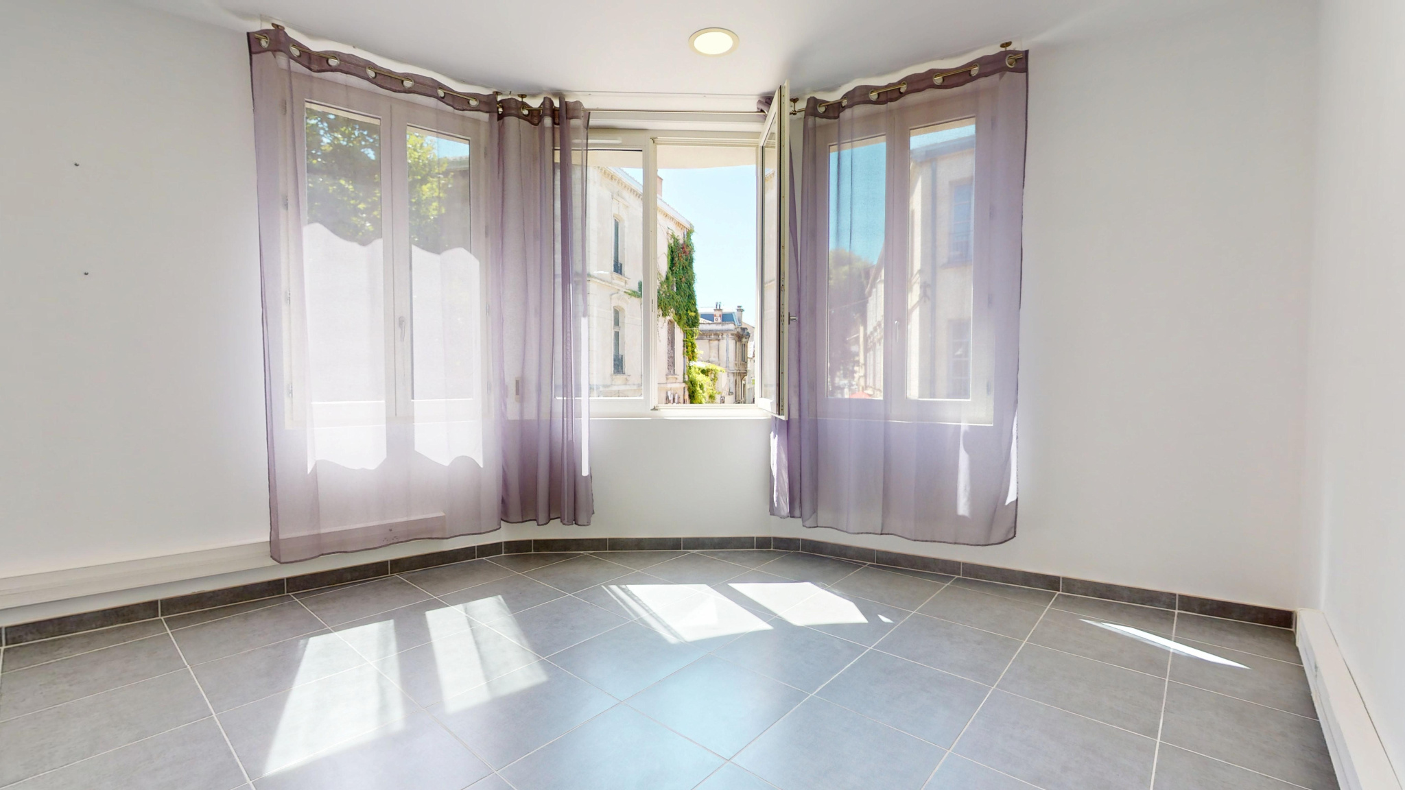 Bureau Intra-Muros accès facile proche TGI