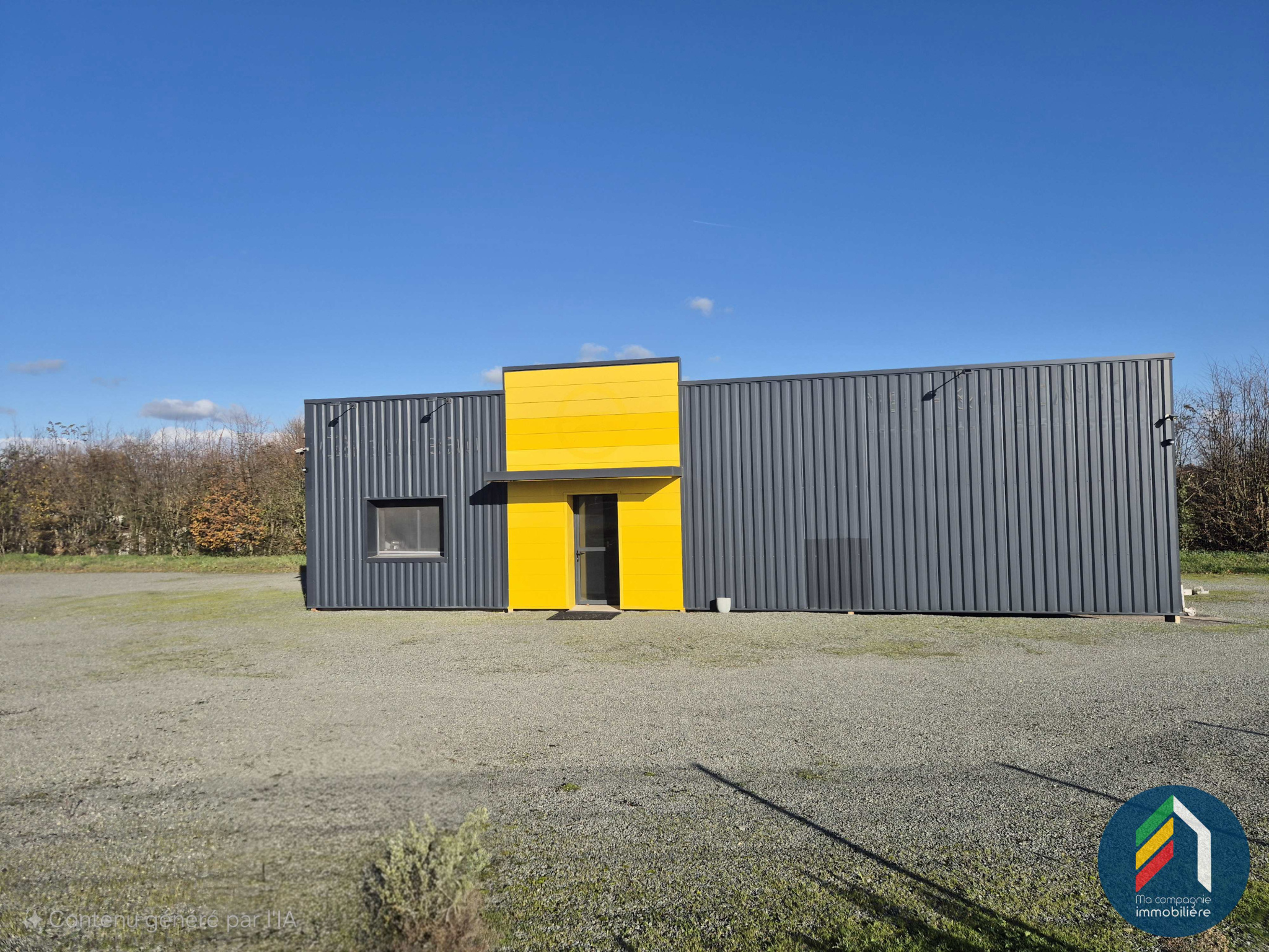 Bureaux et terrain de 2079 m2 en zone artisanale