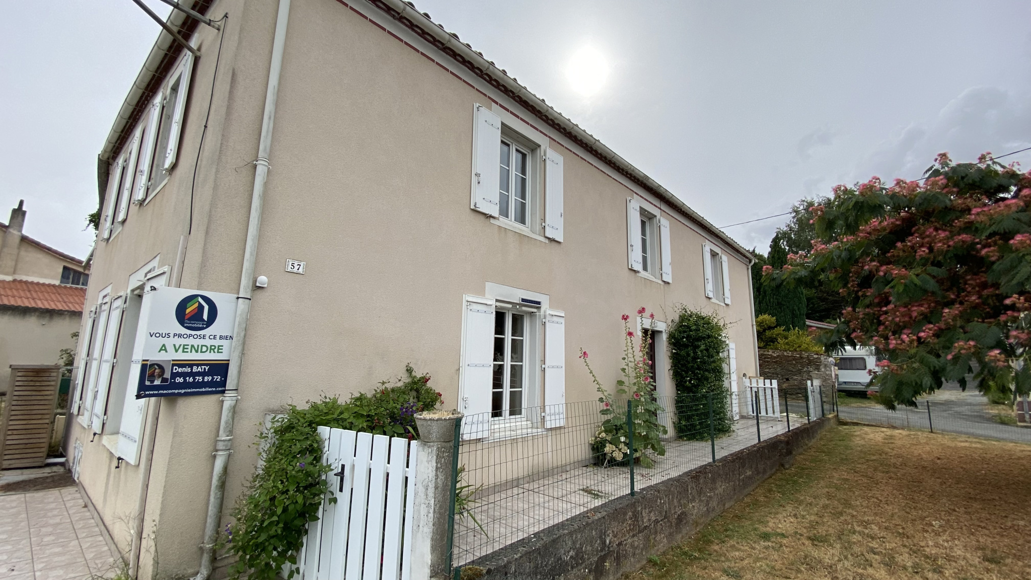 COUP DE COEUR FAMILIAL   MAISON 4 CHAMBRES + DÉPENDANCE  187
