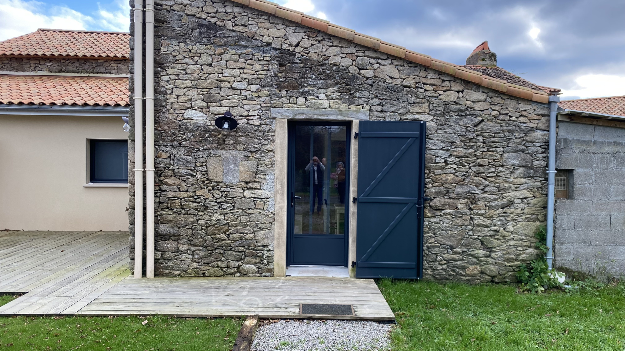 A louer pour 6 mois très beau meublé 25 m2 540 EUR charges com