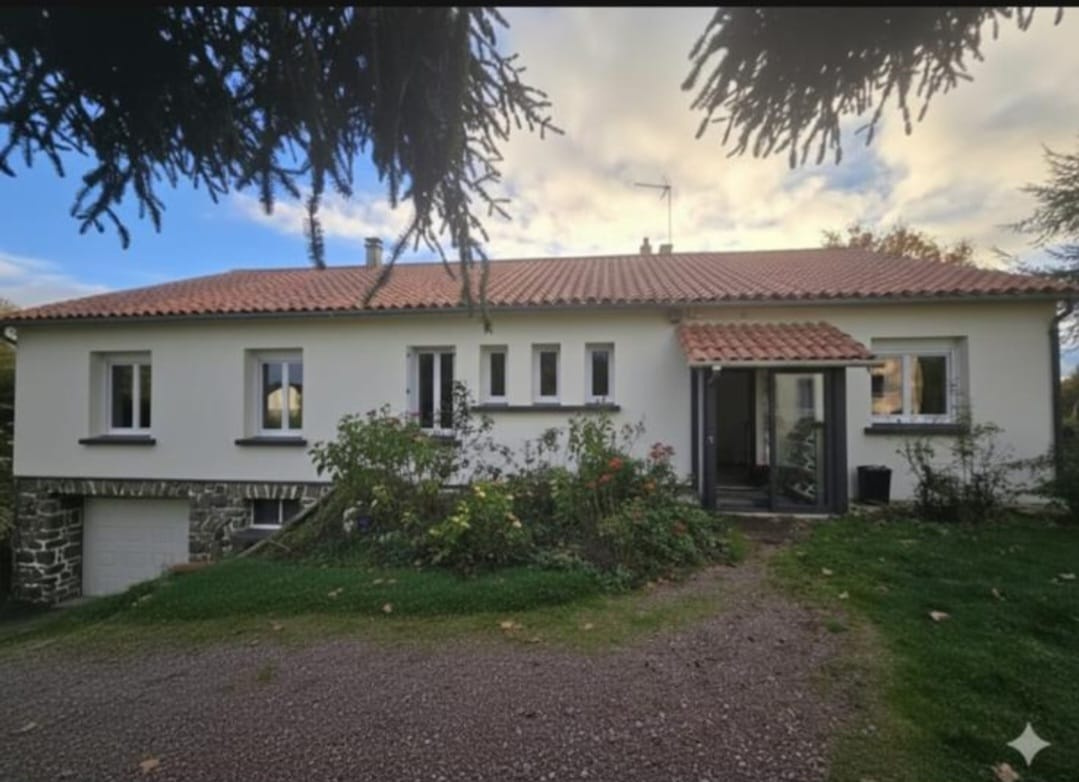 A vendre en Village belle maison 5 Chambres 194000EUR  à Cheff