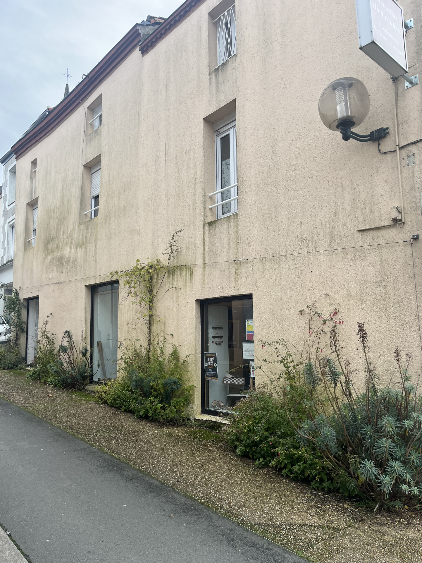 Appartement et local commercial à Mauléon