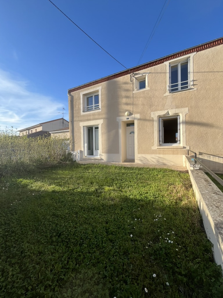 Maison familiale 4 chambres   Saint-Hilaire-du-Bois