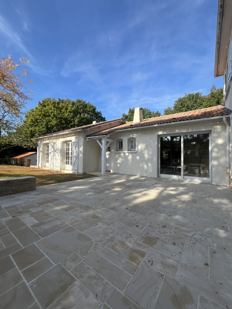 Une maison familiale pleine de charme, d'espace et de lumièr