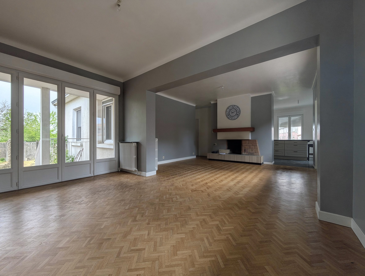 Maison individuelle à vendre   Centre-ville de Chantonnay