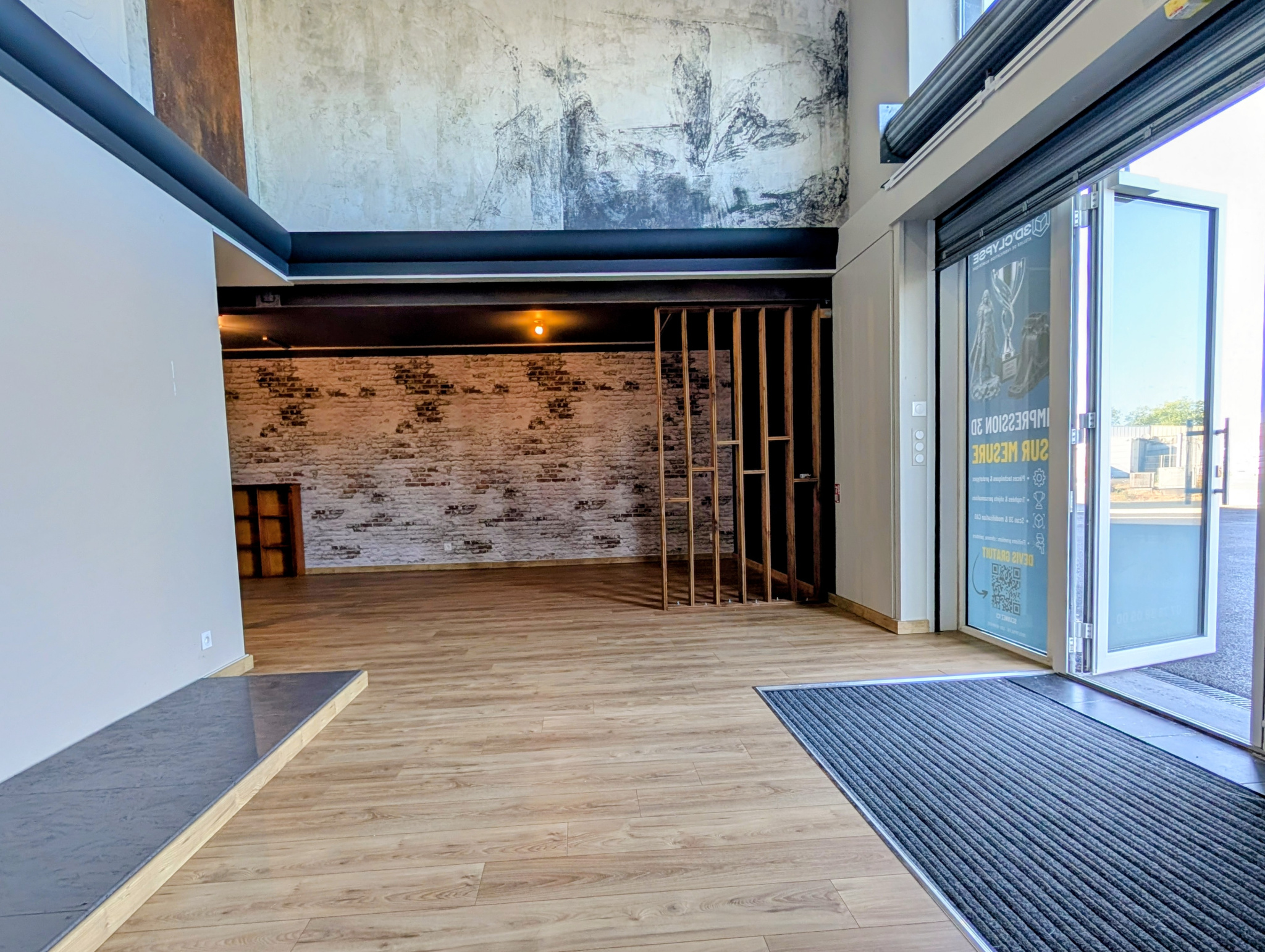 Local commercial ou artisanal de 170m2 situé au coeur d'une z