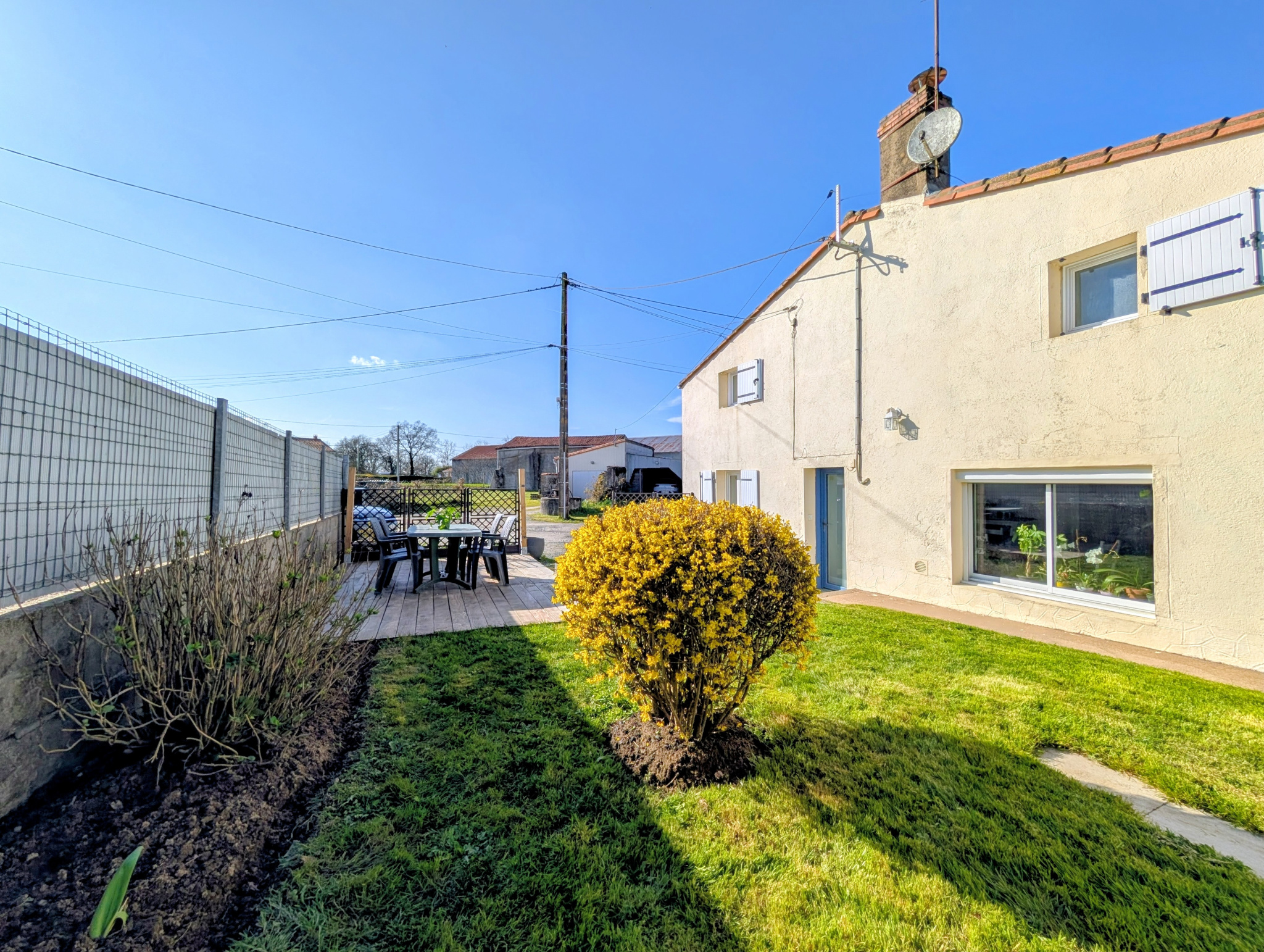 Maison familiale située en village aux Herbiers