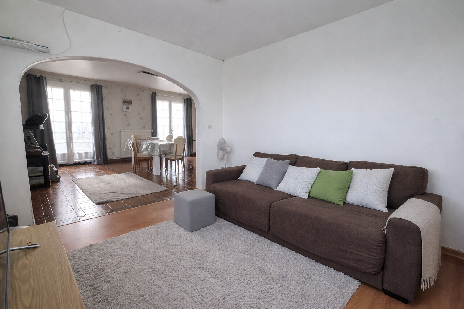 Charmante maison avec grand terrain et dépendances