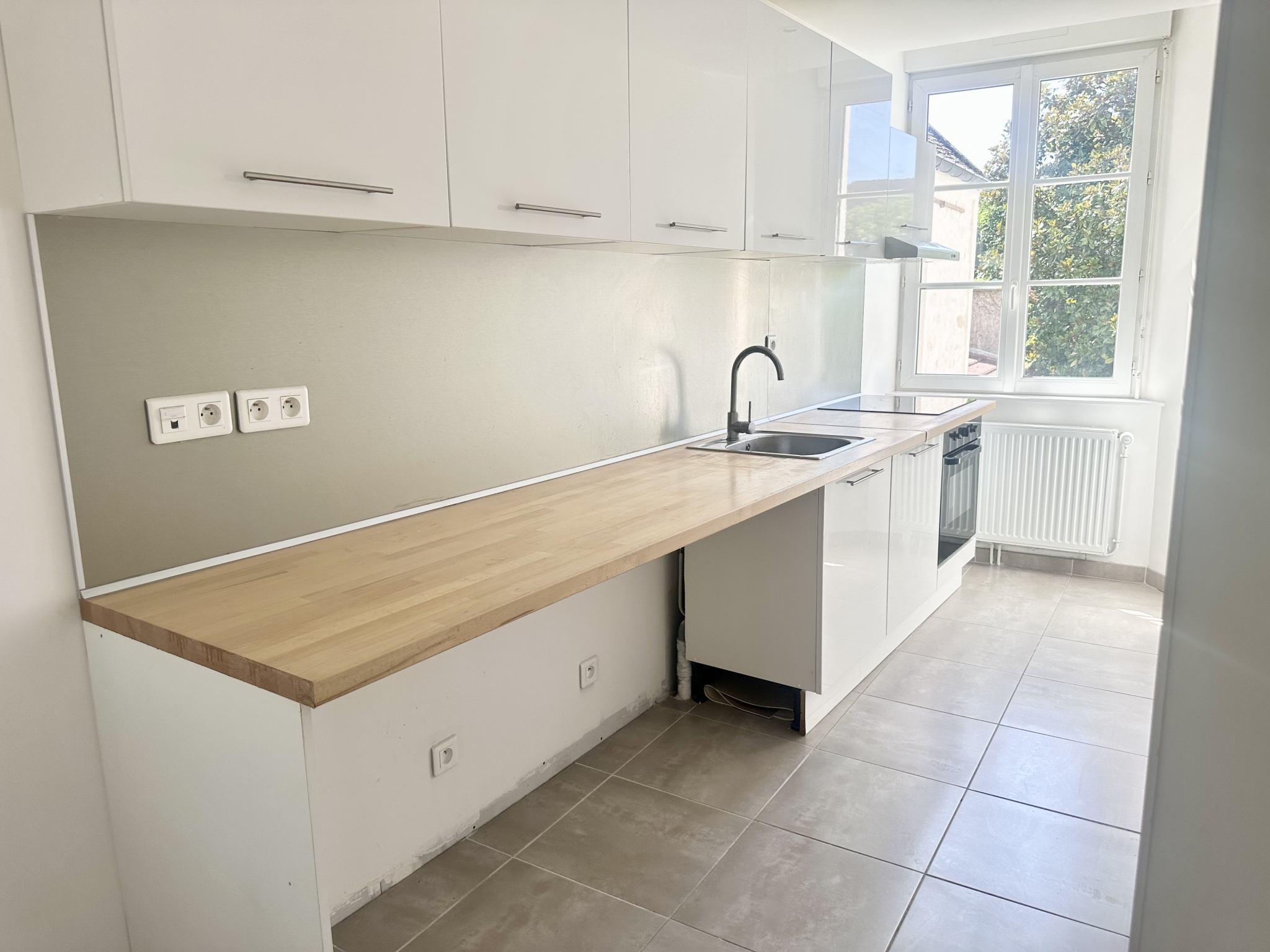 A LOUER - Appartement de type 3 rue Grande à FONTAINEBLEAU