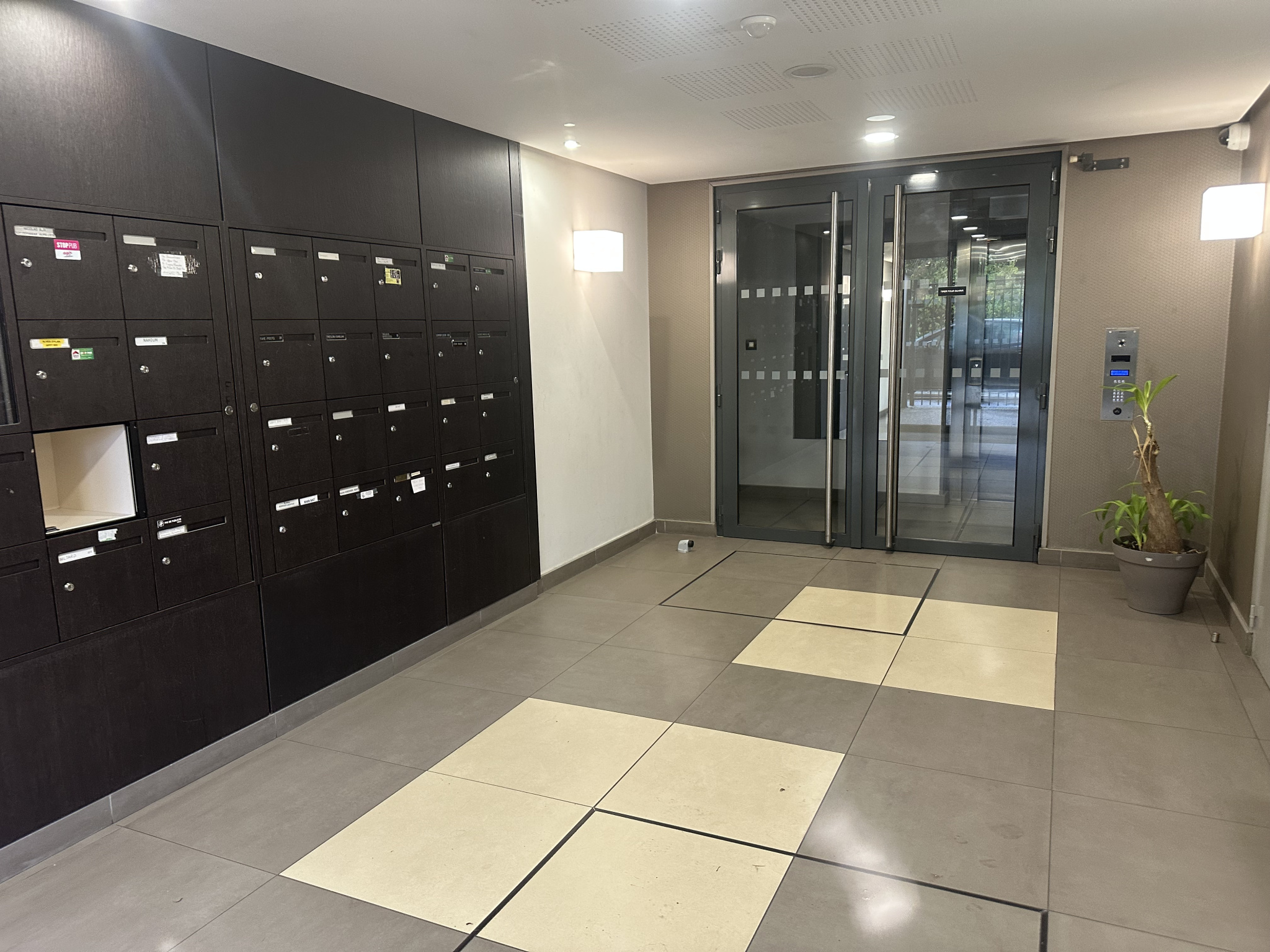 À vendre   Studio avec parking dans résidence récente   Rosn