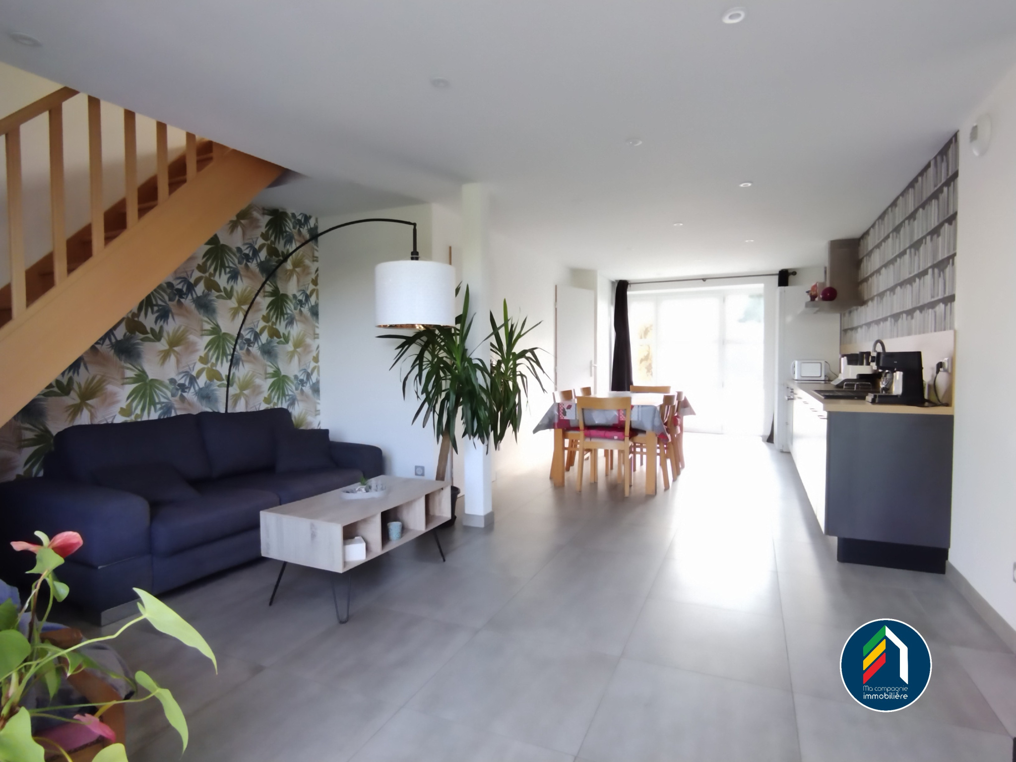 Ensemble immobilier de 2 logements dont 1 à finir de rénover