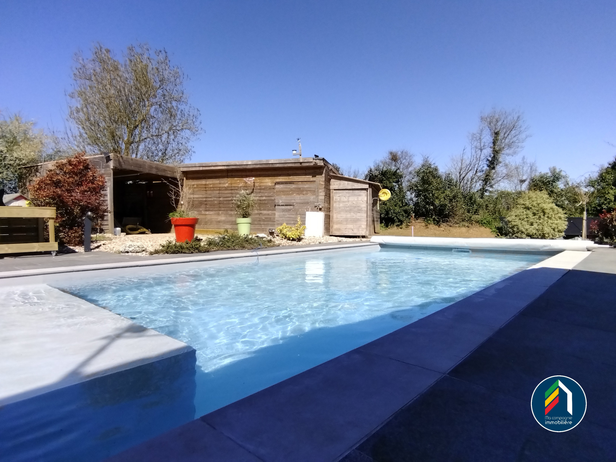 Spacieuse maison familiale avec piscine