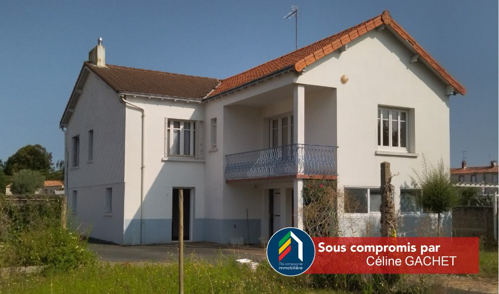 Maison sur sous sol en centre bourg de Saint Fulgent.