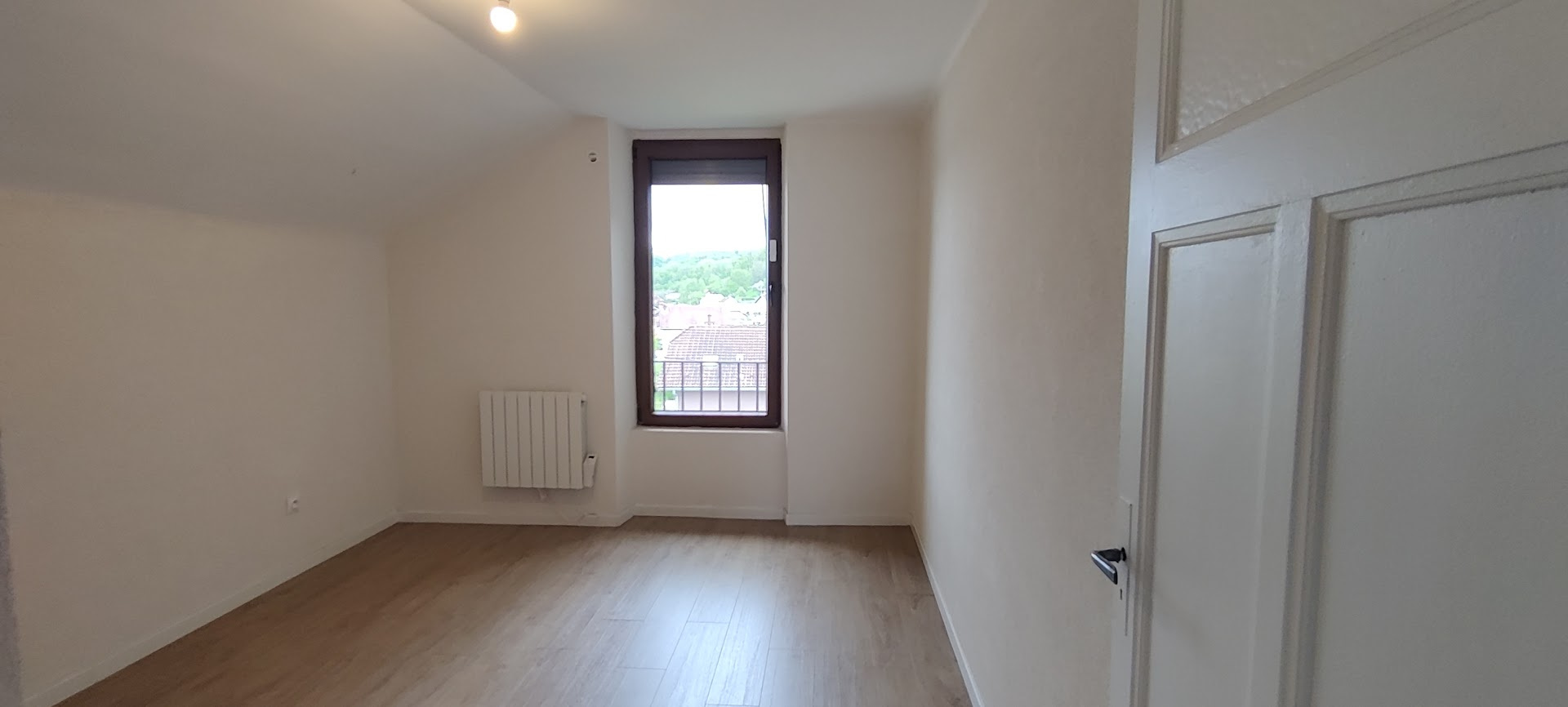 Appartement rénové deux pièces secteur Arlod