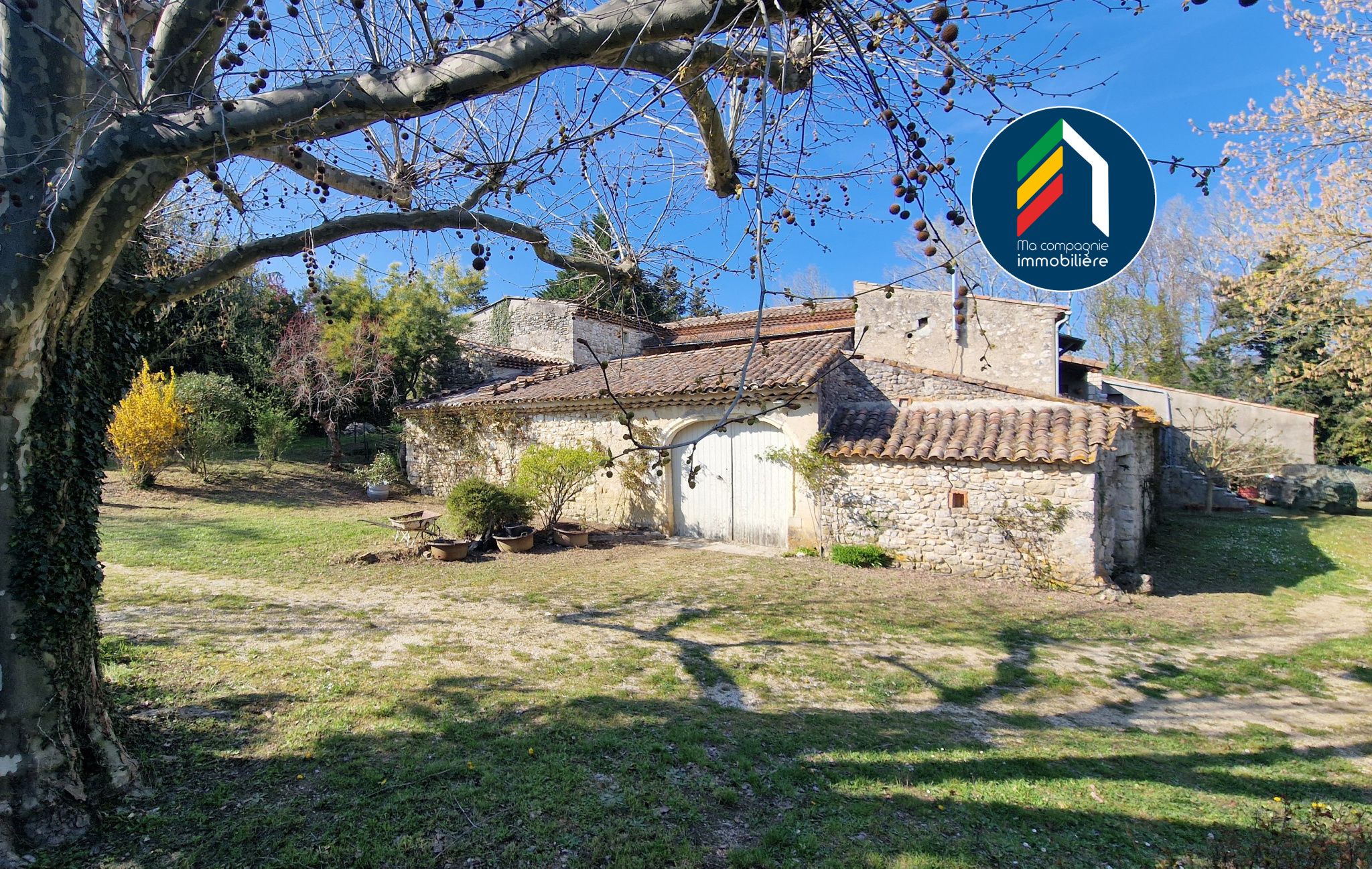 Maison 121m2 habitable et dépendances