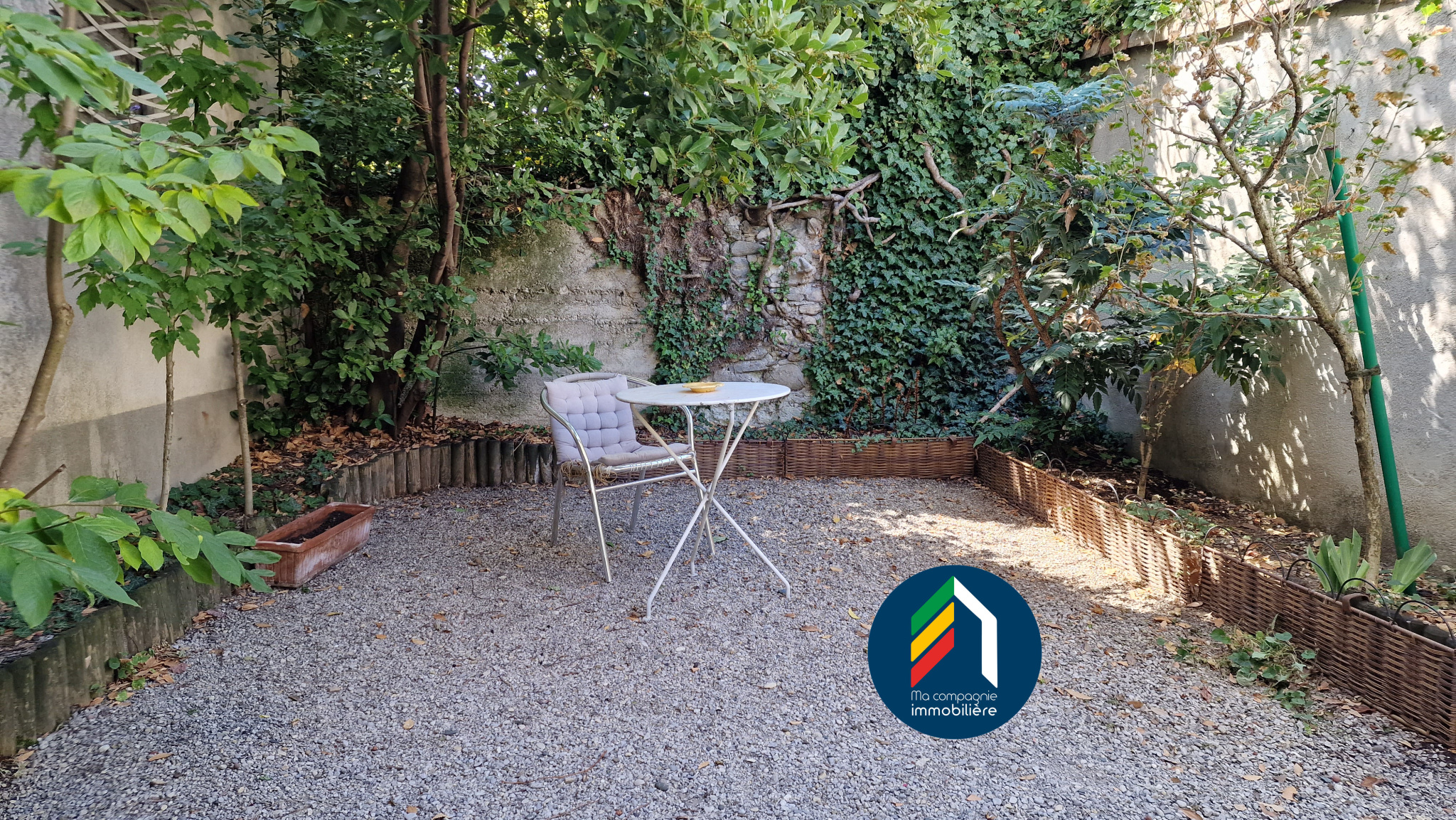 Appartement 1 chambre avec cour