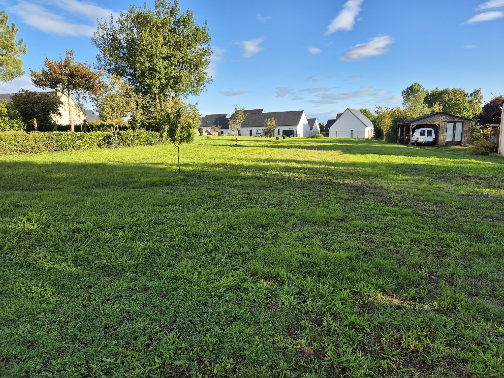 Magnifique terrain constructible de 2235 m2 à Saint-Gildas-d