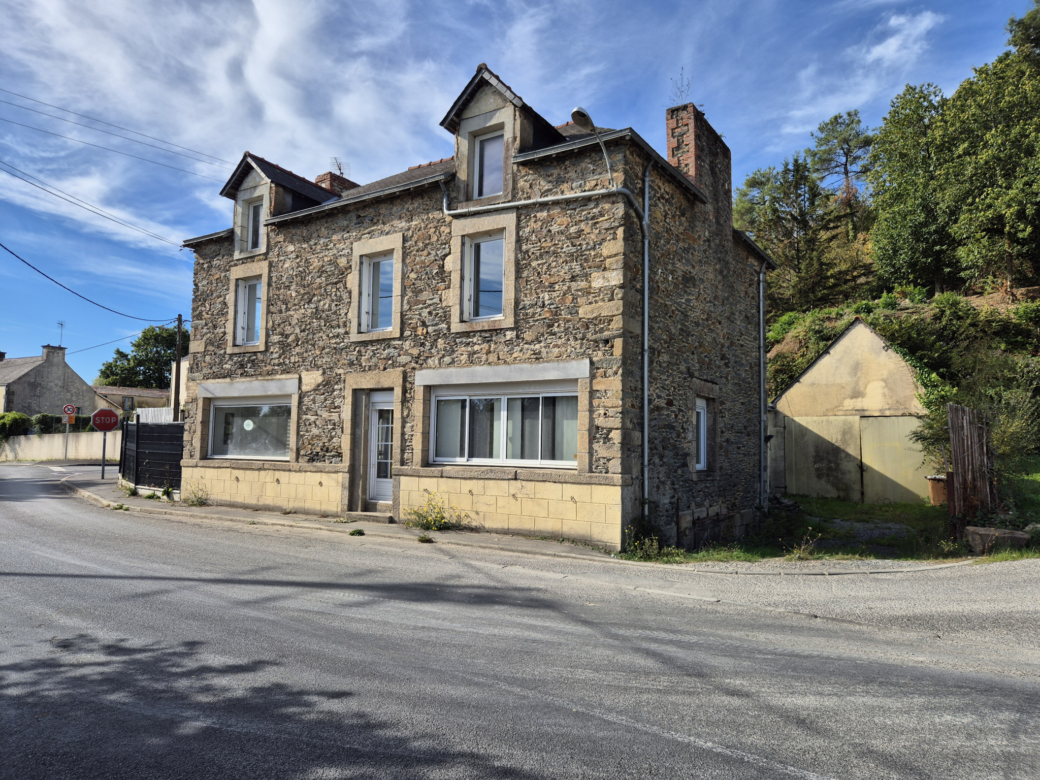 Maison 6 pièces en bordure de l'Oust à Saint-Jean-la-Poterie
