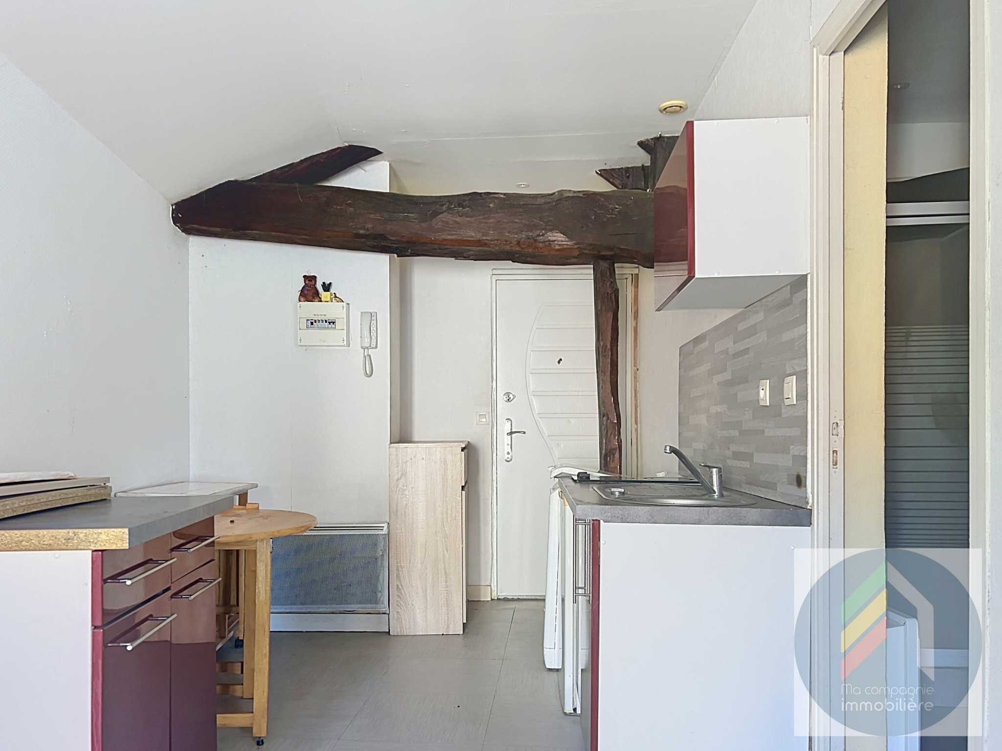 À LOUER STUDIO DE 23,44 m2 2e ET DERNIER ÉTAGE POUZAUGES
