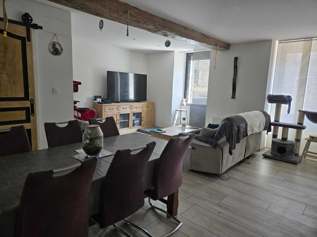 À vendre   Maison familiale de 180 m2 avec cour, dépendance