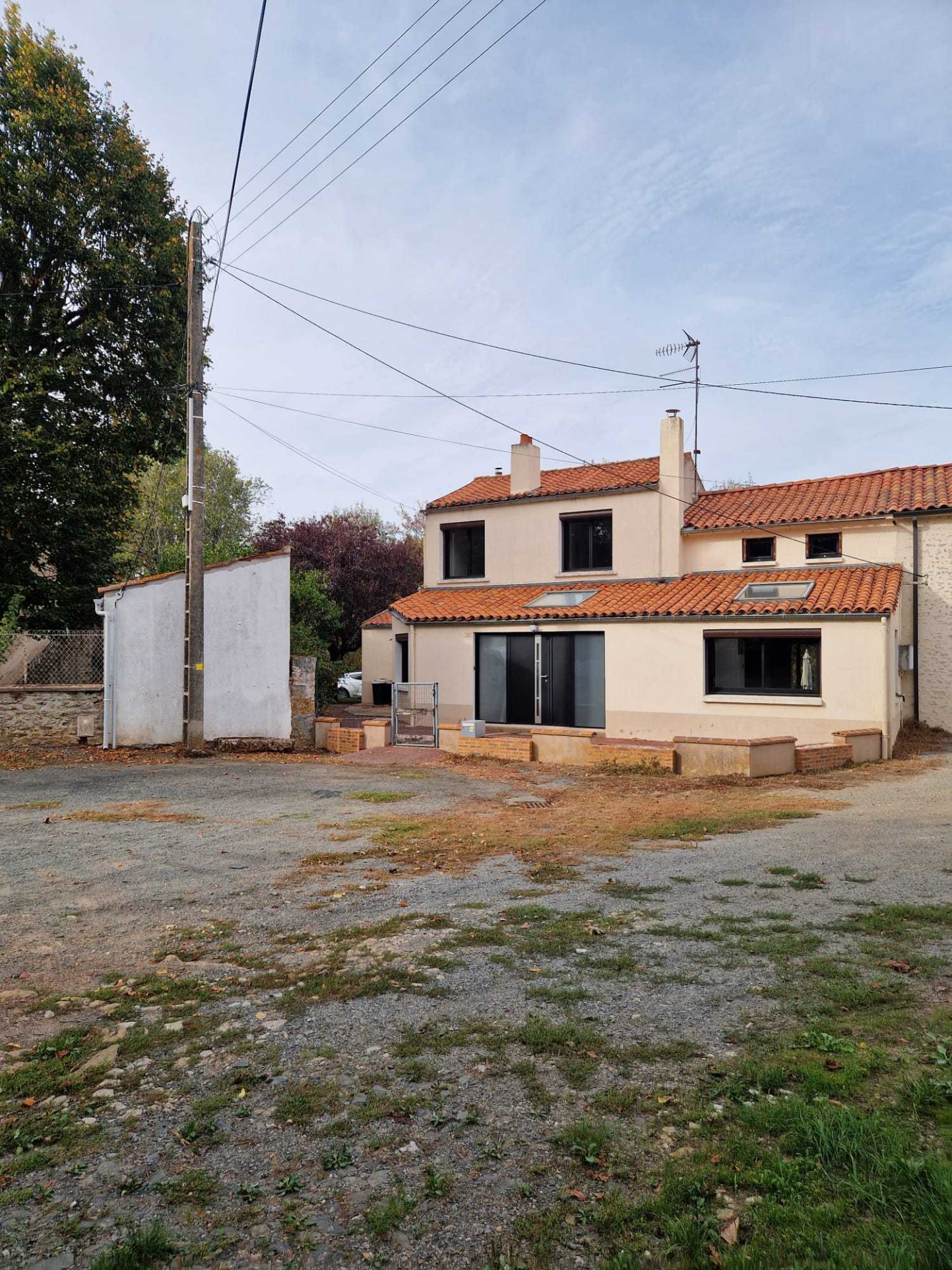 maison de village avec forêt 185 000