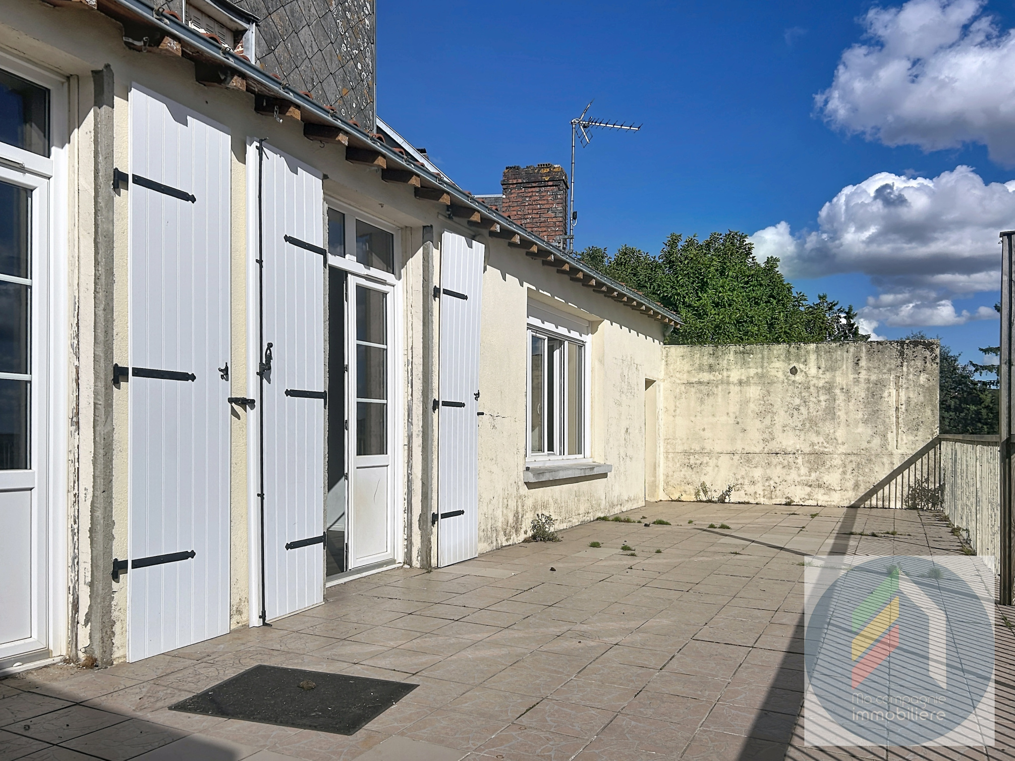 À LOUER BEL APPARTEMENT 3 PIÈCES DE 91,31 m2 POUZAUGES 6