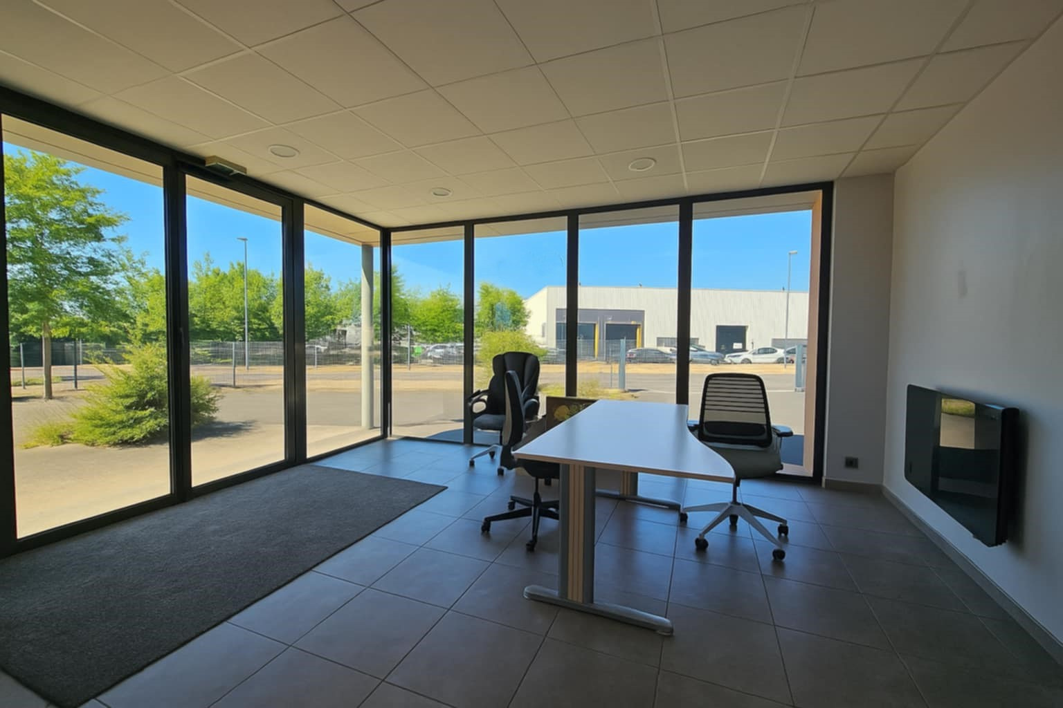Bâtiment professionnel fonctionnel et modulable aux Herbiers